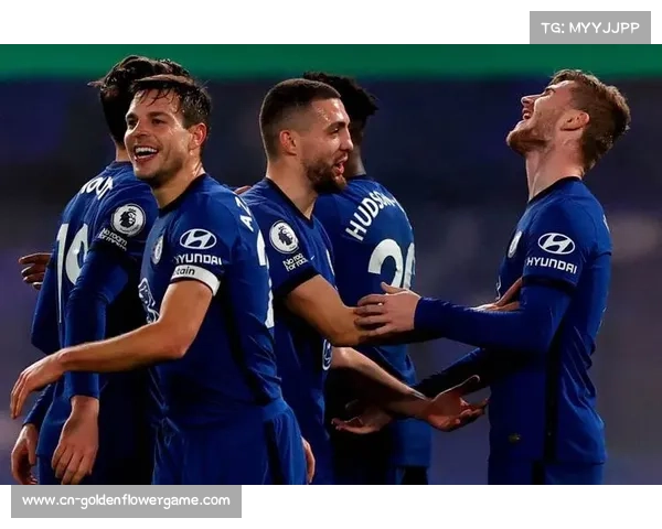 终场哨响,切尔西中场恩佐与伯恩茅斯塞梅尼奥交换球衣致意 终场哨响,切尔西中场恩佐与伯恩茅斯塞梅尼奥交换球衣致意